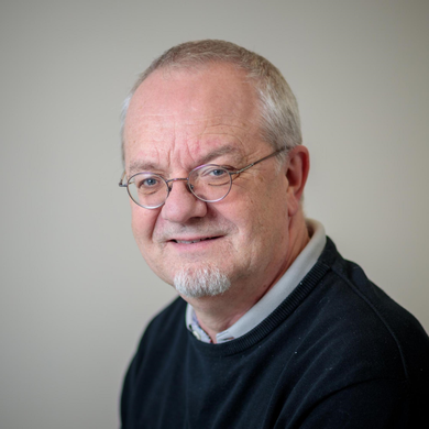 Bild von Karl-Heinz Rauer, der Ansprechperson ist bei Fragen zu den Stellenbewerbungen